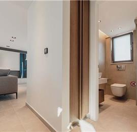 3 bedroom penthouse apartment with pool in Chania town, sleeps 6